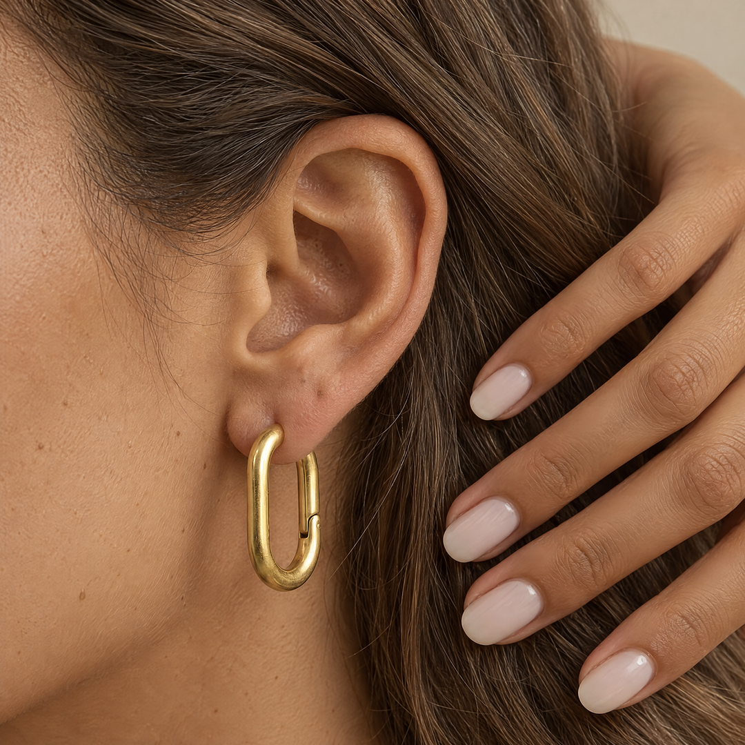 ÉLAN OVAL HOOP EARRINGS