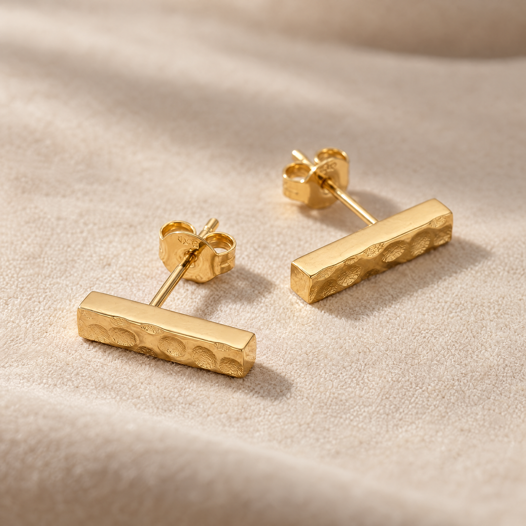 TEXTURED BAR STUD EARRINGS