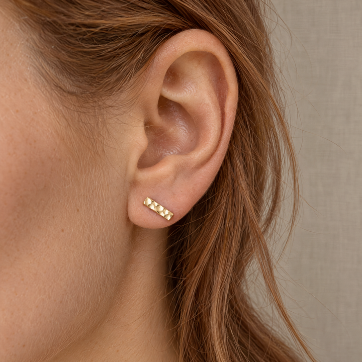 TEXTURED BAR STUD EARRINGS